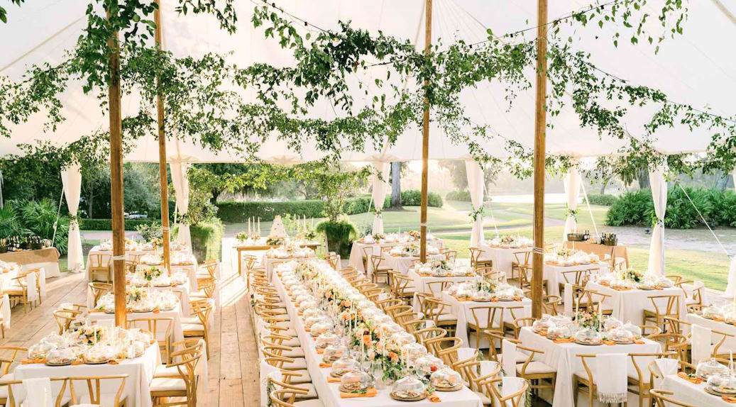 How to Plan a Wedding During Peak Season